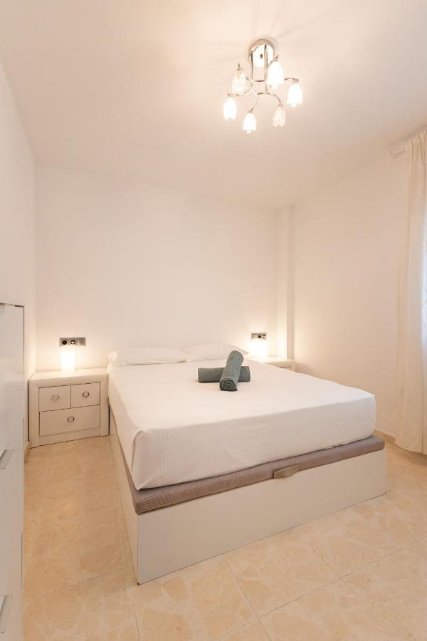 Charming 3 Bedroom Apartment At Triana Center By Oui Sevilla Kültér fotó