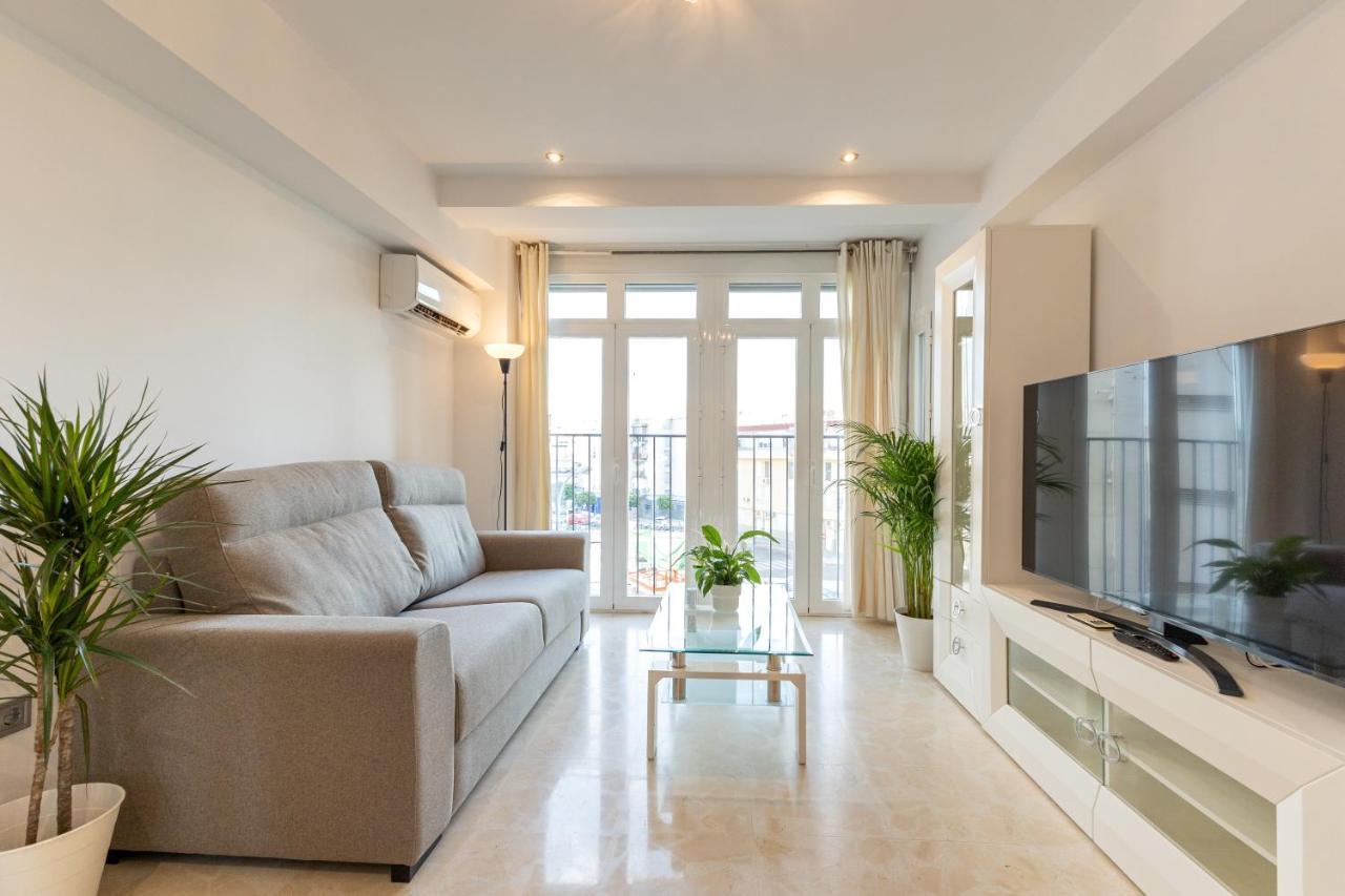Charming 3 Bedroom Apartment At Triana Center By Oui Sevilla Kültér fotó