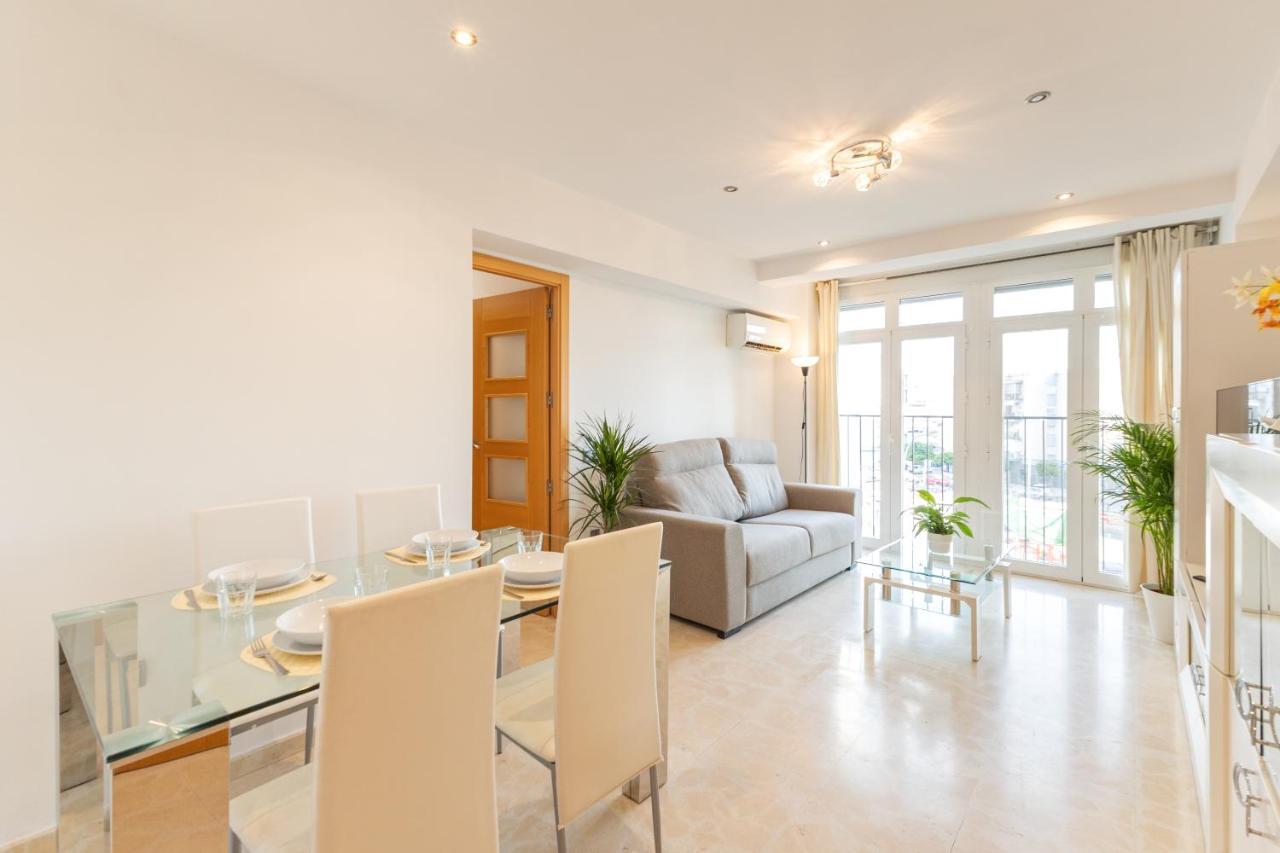 Charming 3 Bedroom Apartment At Triana Center By Oui Sevilla Kültér fotó