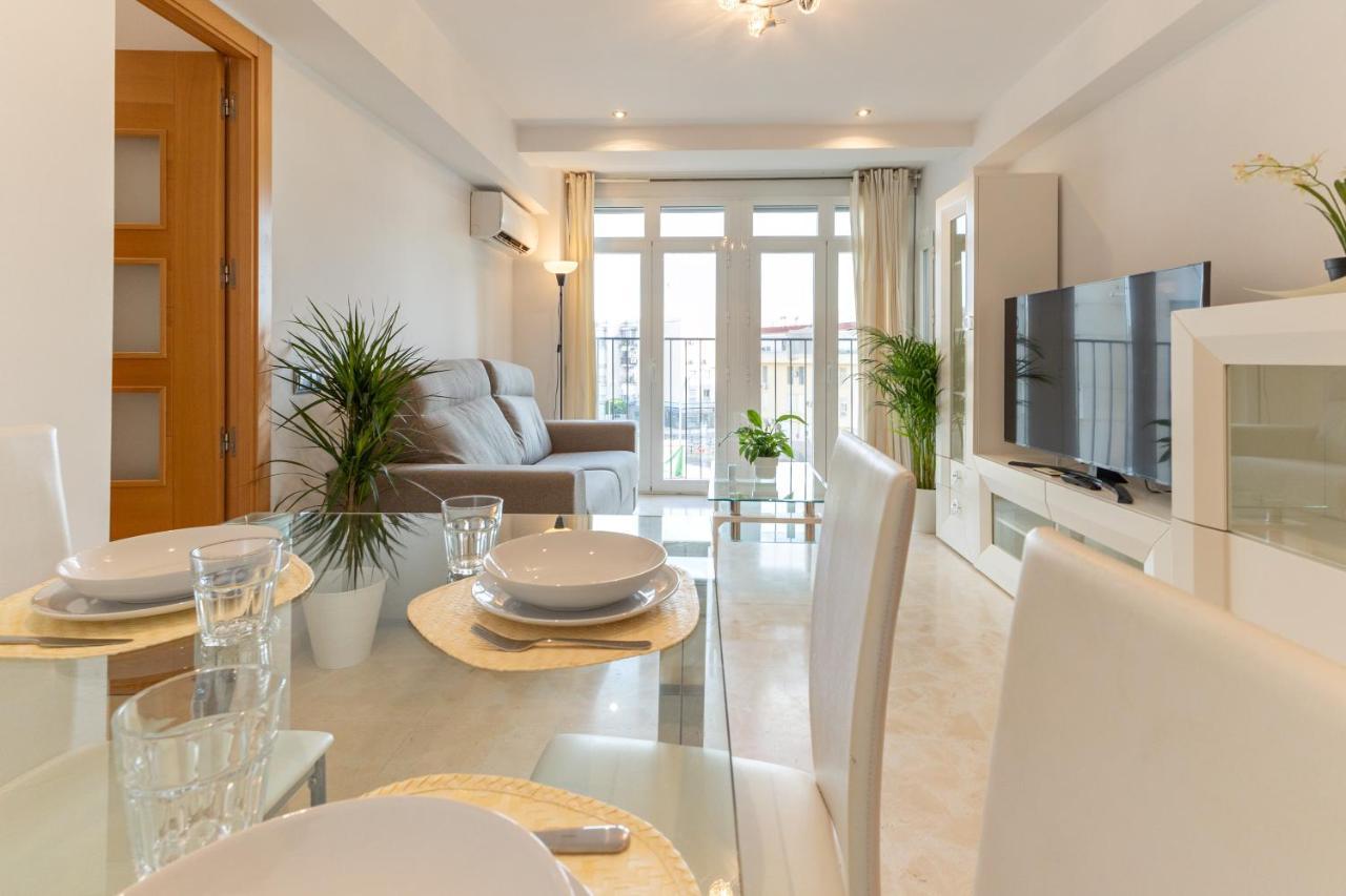 Charming 3 Bedroom Apartment At Triana Center By Oui Sevilla Kültér fotó