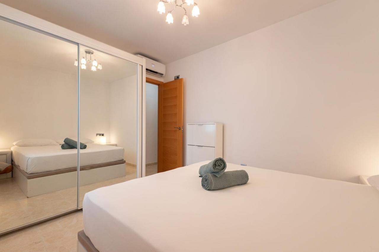 Charming 3 Bedroom Apartment At Triana Center By Oui Sevilla Kültér fotó
