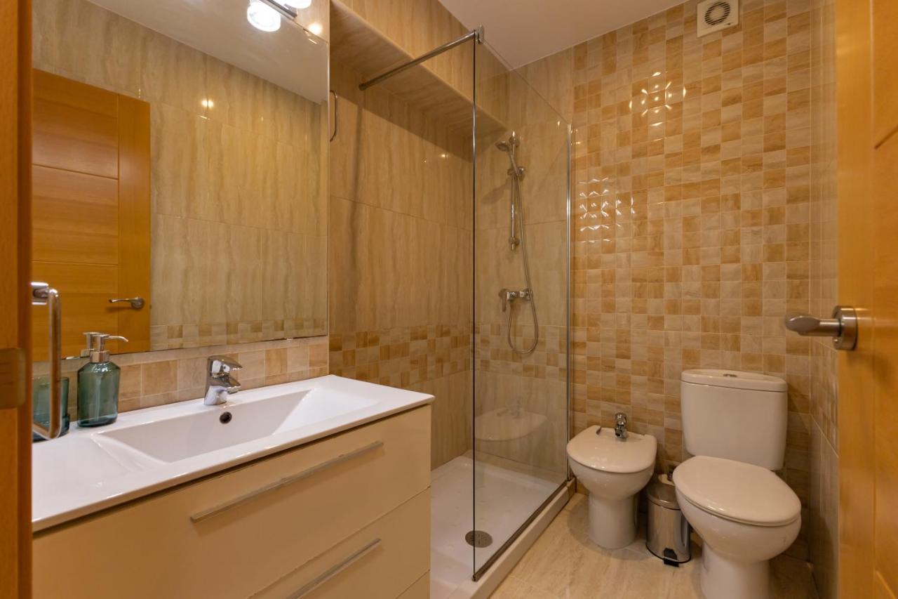 Charming 3 Bedroom Apartment At Triana Center By Oui Sevilla Kültér fotó