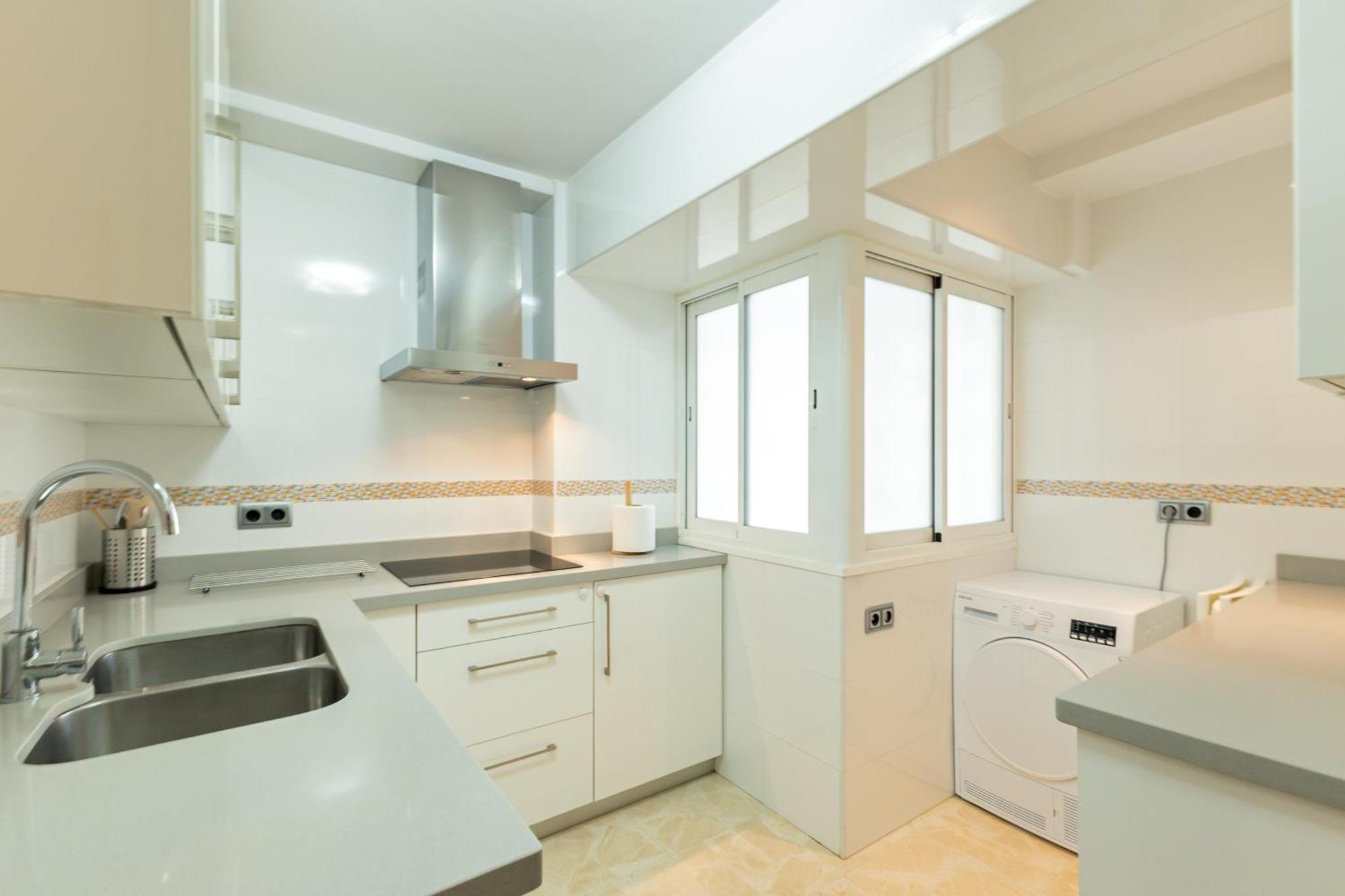 Charming 3 Bedroom Apartment At Triana Center By Oui Sevilla Kültér fotó