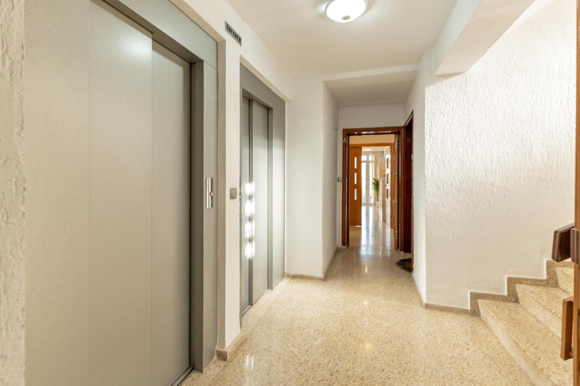Charming 3 Bedroom Apartment At Triana Center By Oui Sevilla Kültér fotó