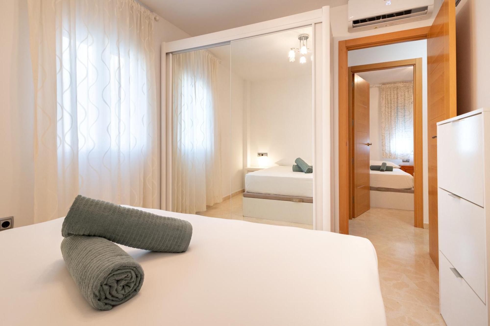 Charming 3 Bedroom Apartment At Triana Center By Oui Sevilla Kültér fotó